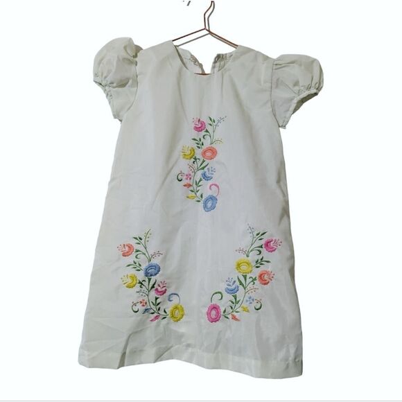 Vintage Girl's Floral Embroidered Shift Dress Size 5 J - Picture 1 of 4